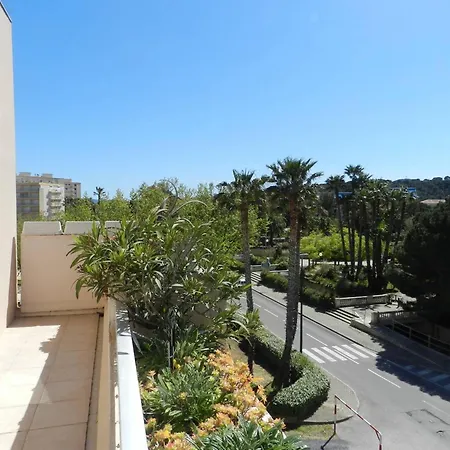 Le Lavandou, 9 Pieces, 4 Personnes - Fr-1-251-615 Apartment