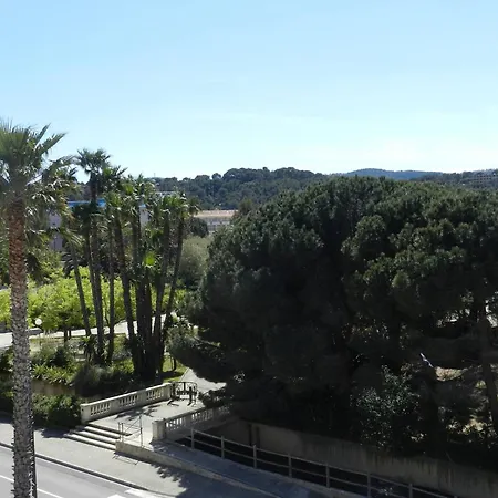 Le Lavandou, 9 Pieces, 4 Personnes - Fr-1-251-615 Apartment Le Lavandou